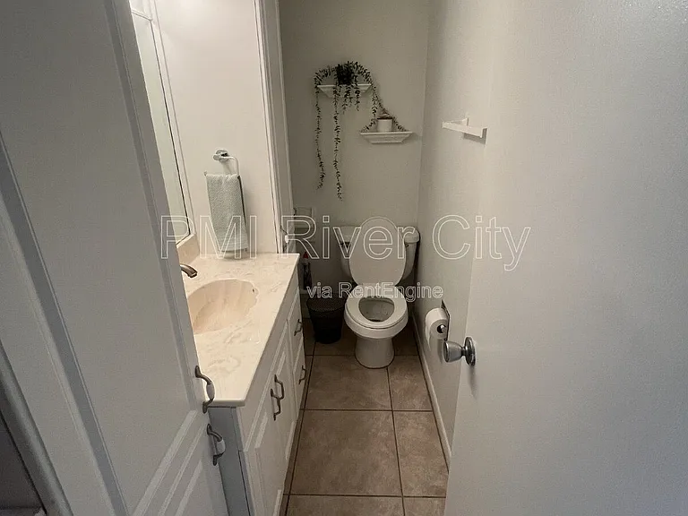 2300 Twelve Oaks Dr #F2 — Photo 16