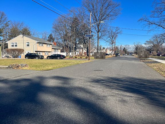 3rd image of 18 Lake Ave