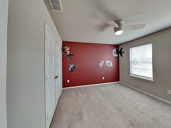 4th image of 10085 Revere Dr
