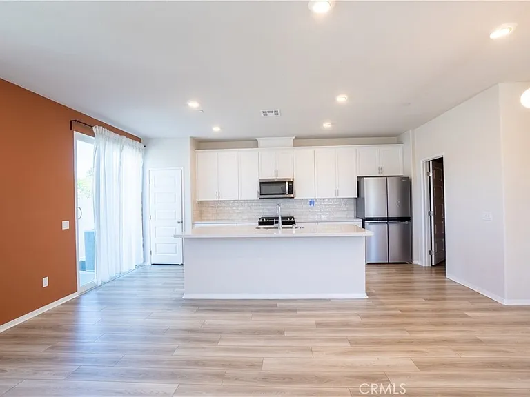 28228 Heirloom Dr — Photo 33