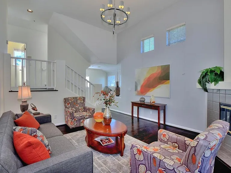 101 Emerald Bay Ln — Photo 2
