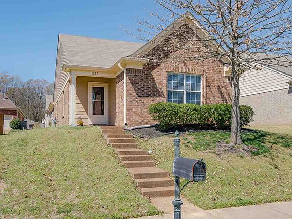 2nd image of 1477 Pemberton Ln