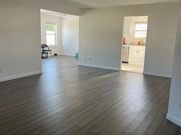 28 Rainford Rd, Edison, NJ 08820