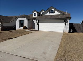 2912 W Charlotte St, Broken Arrow, OK 74011
