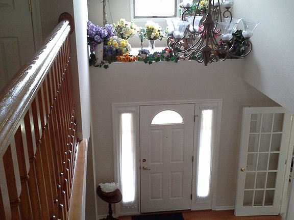 4th image of 3177 Walkerview Dr