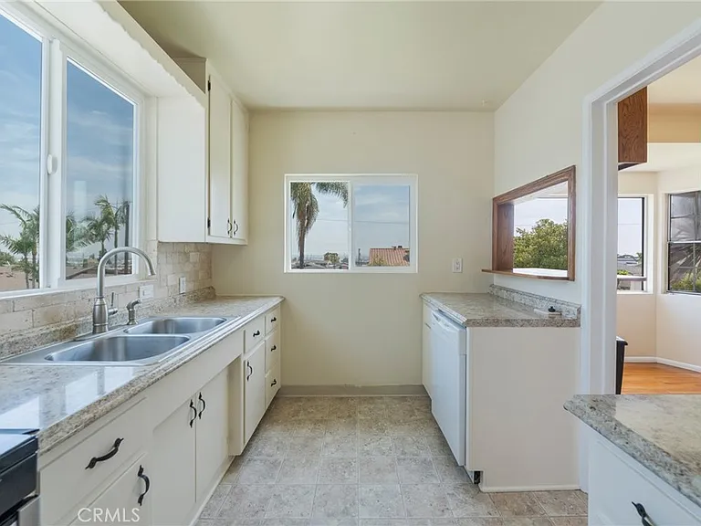 29119 S Highmore Ave — Photo 6