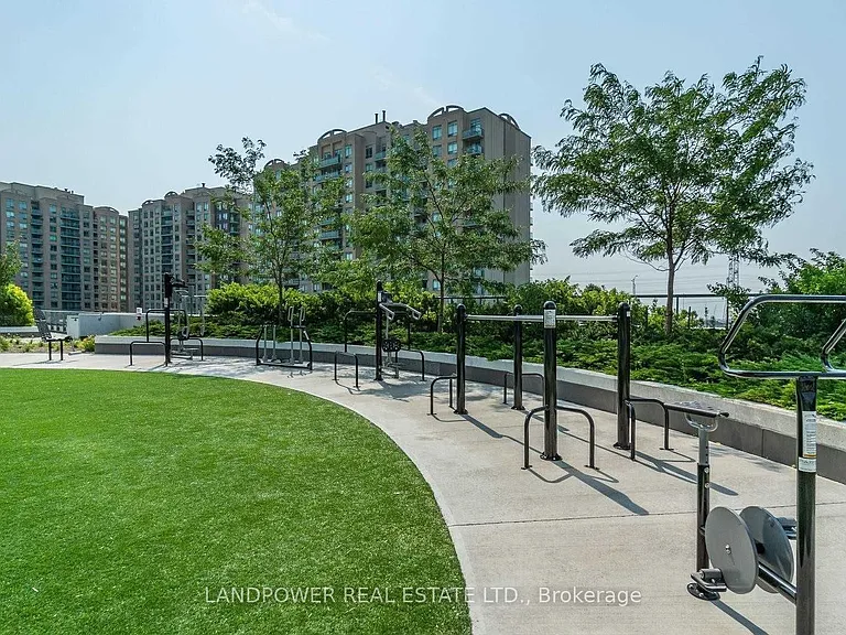 65 Oneida Cres #1201 — Photo 9
