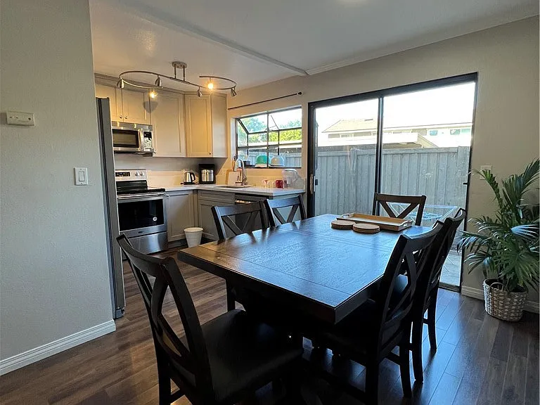 247 Streamwood — Photo 7