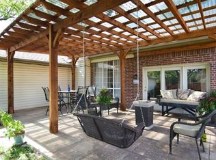 2126 Lansdown Dr, Carrollton, TX 75010
