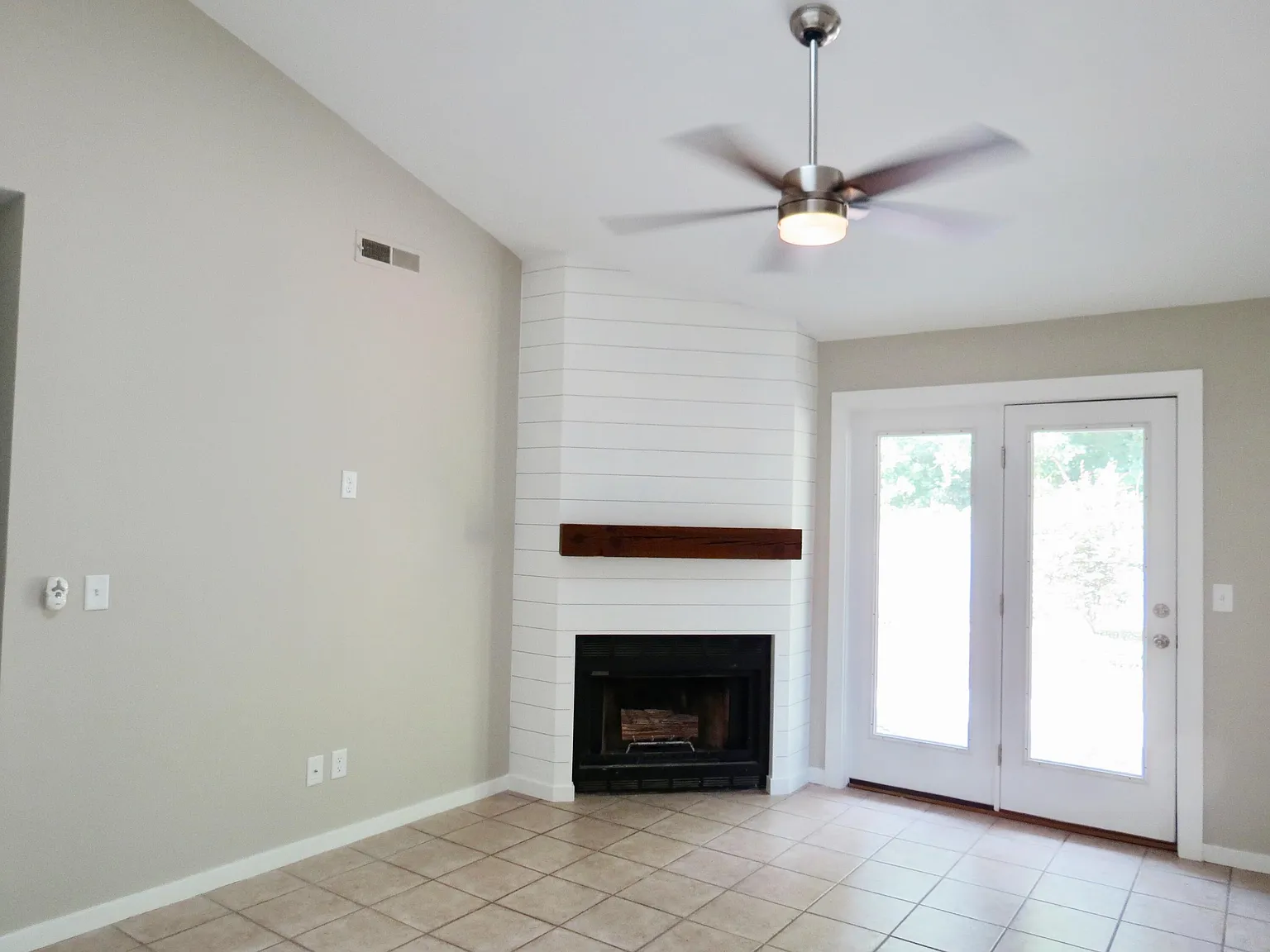 2 bed, 2.0 bath, 1231 sqft, $3,200 — Photo 4