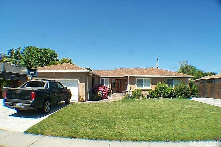1st image of 8427 Balboa Ave
