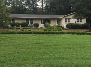 620 Valleybrook Ln, Winston Salem, NC 27104