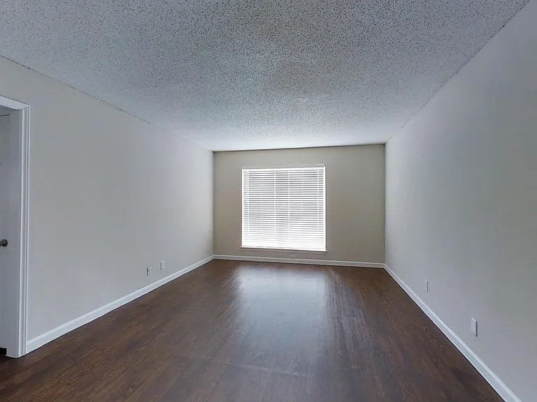 5515 Gaston — Photo 9