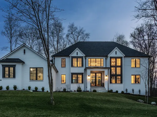 1355 Forest Hills Dr, Westfield, IN 46074