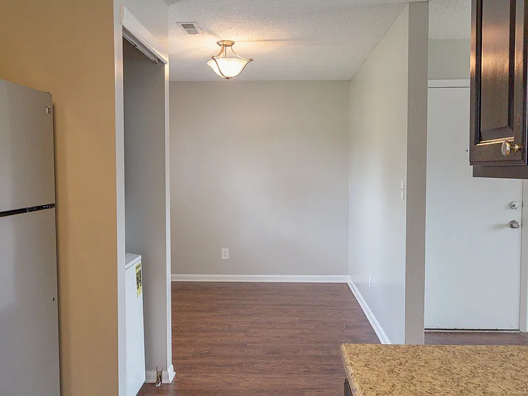 Juniper Row — Photo 25
