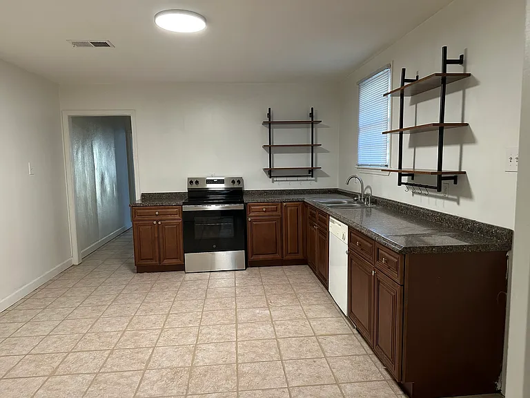 5017 Oak Dr #5017 — Photo 8