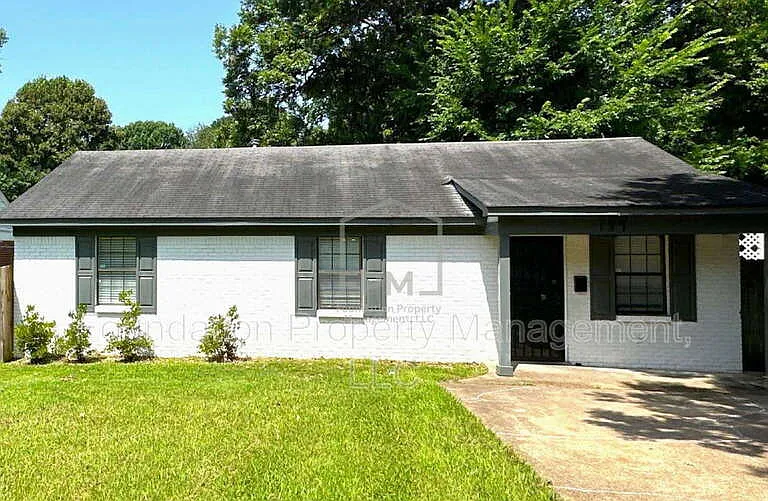 137 S Fenwick Rd — Photo 1