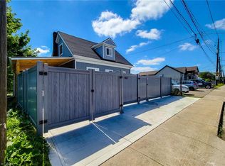 78 Hillyard St, Hamilton, ON L8L 6B4