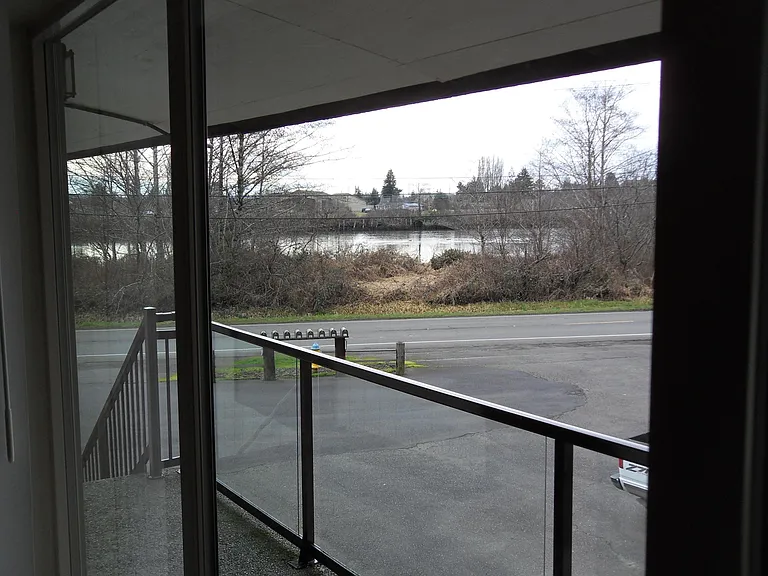 824 Broadway Ave #4 — Photo 4