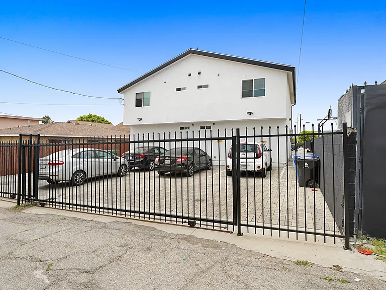2439 Malabar St — Photo 23