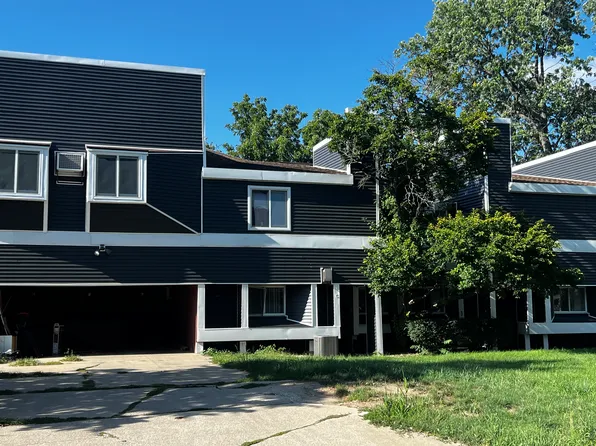 302 Buena Vista Dr APT H, Champaign, IL 61820
