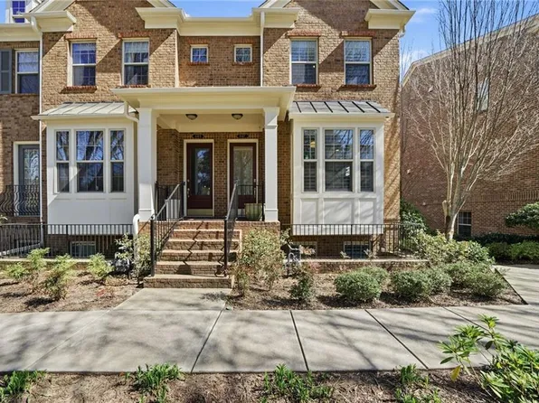 447 Alderwood St, Sandy Springs, GA 30328