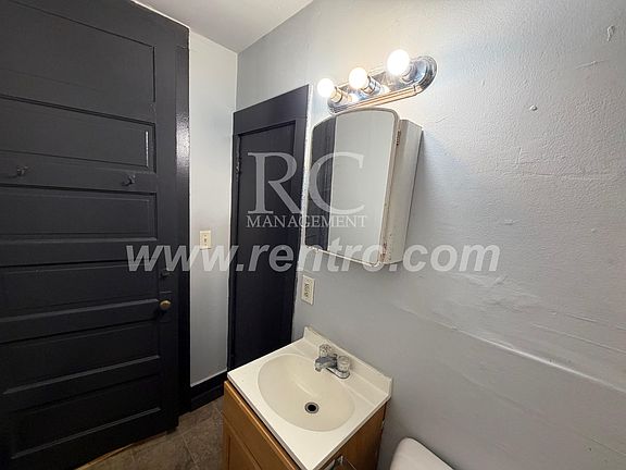 4th image of 1218-2 N Walnut St