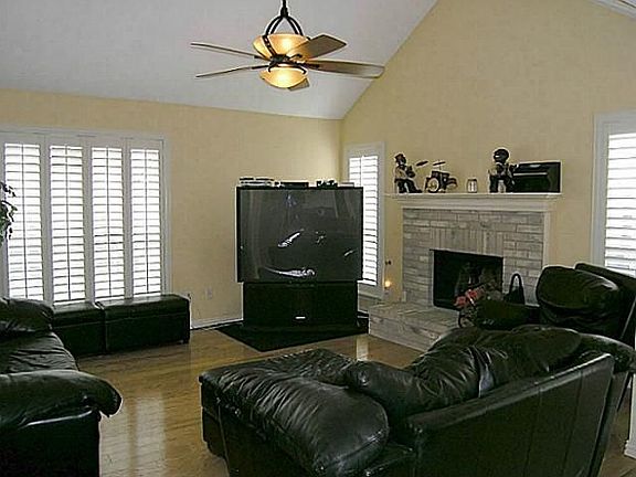 4th image of 4503 Buckingham Dr