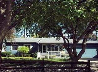 609 Terrace Dr, Flushing, MI 48433