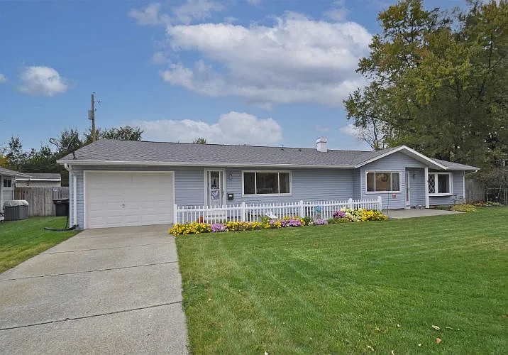 929 Simon Ct photo 1