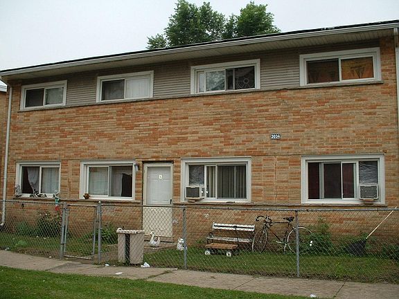 5th image of 3009 Prairie St APT B