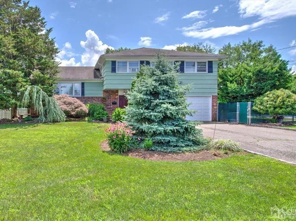 210 Hopkinson St, South Plainfield, NJ 07080