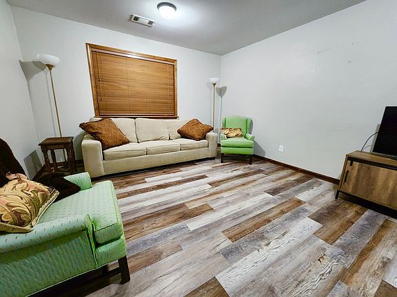3rd image of 305 Rock Creek Rd #B