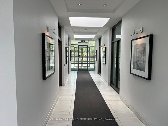 2nd image of 3830 Bathurst St #706
