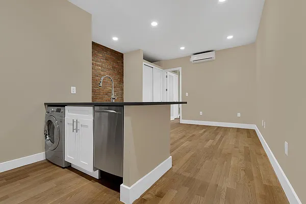 Rented by Cooper & Cooper Real Estate | media 11