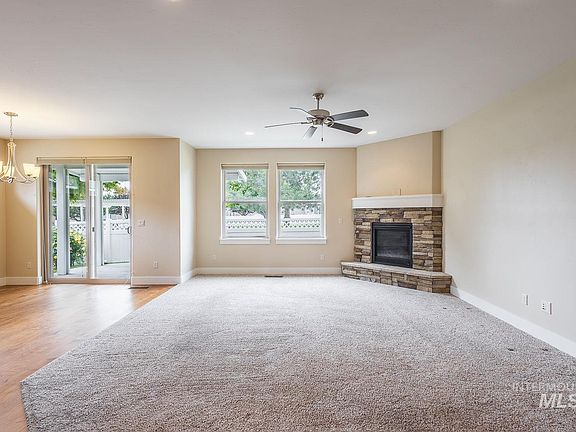 5th image of 427 Briar Hill St