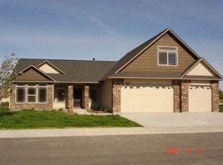 833 W Trine Loop, Nampa, ID 83686