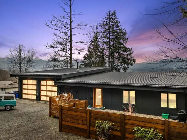 4721 Island Hwy N, Courtenay, BC V9N 5Y5