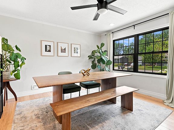 5th image of 301 Walnut Ln