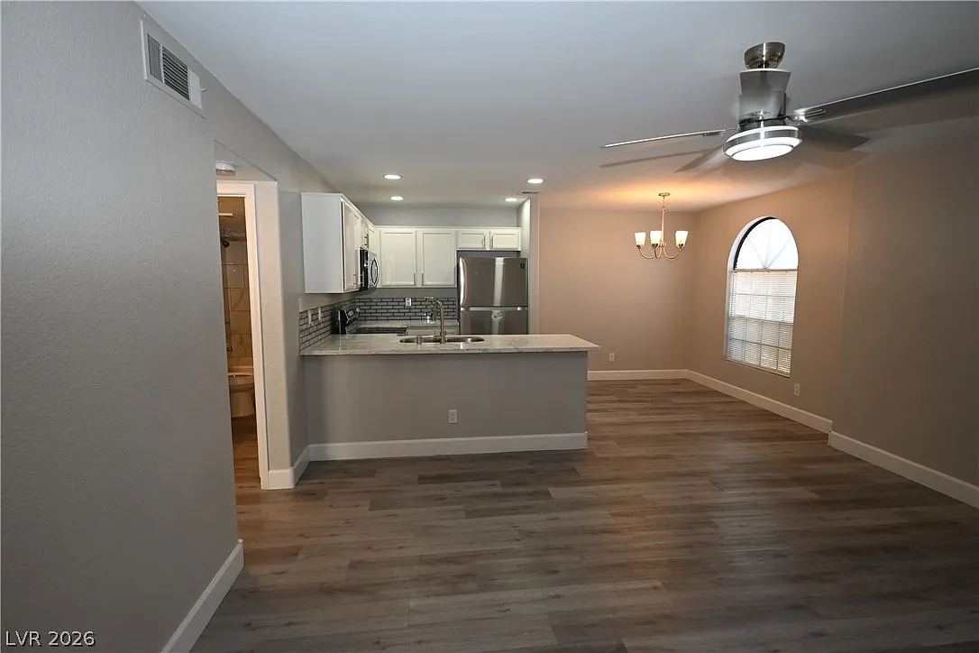 2 bed, 2.0 bath, 896 sqft, $1,250 — Photo 4