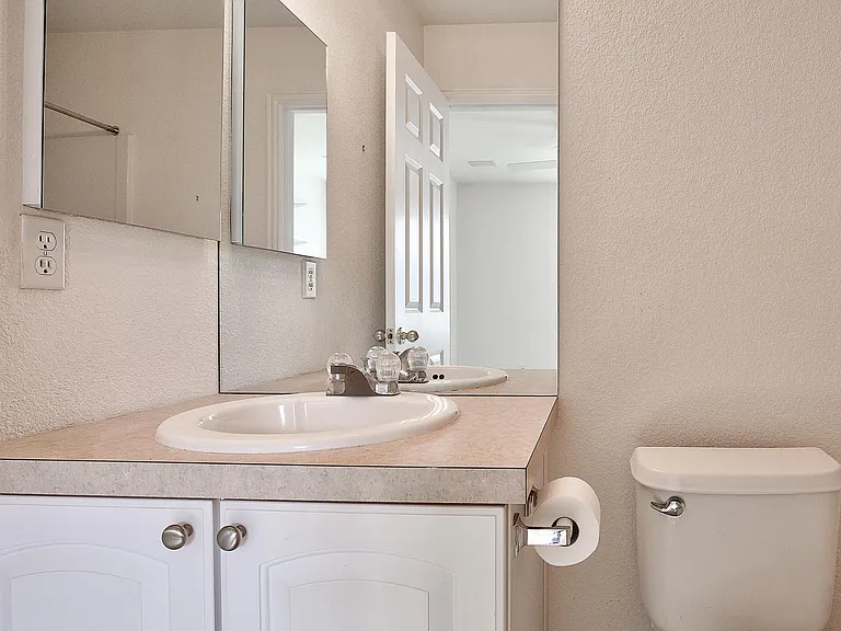 8300 Fairmount Dr — Photo 17