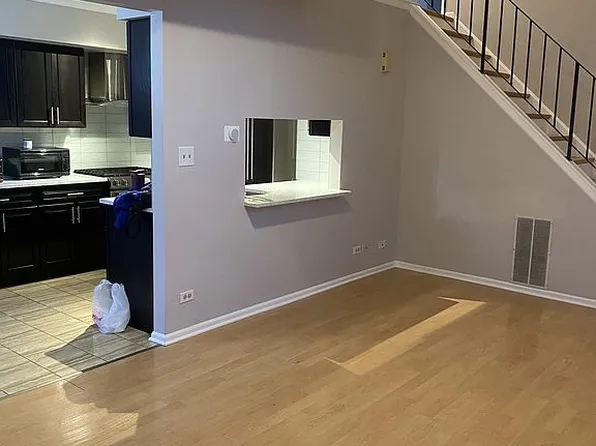 254 Acorn Dr, Streamwood, IL 60107