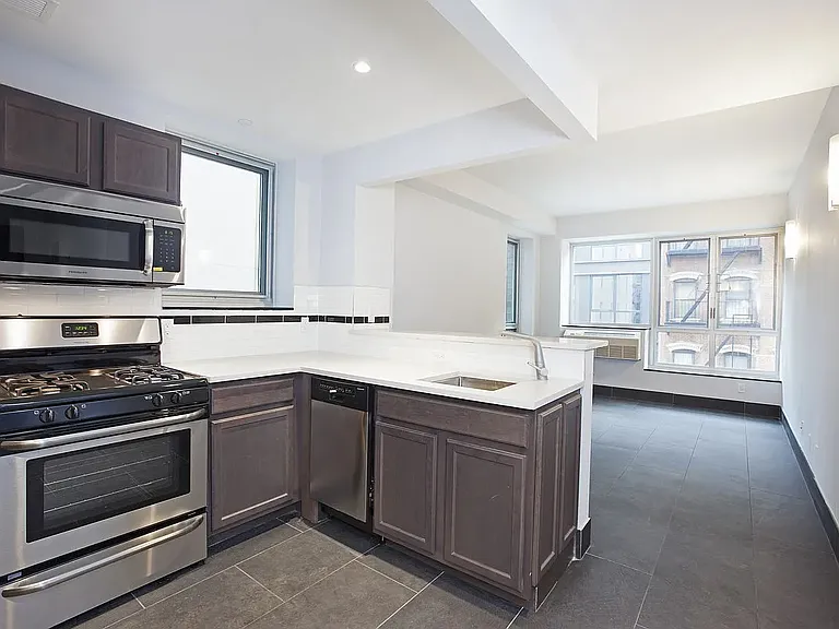 164 Attorney St #601 — Photo 2