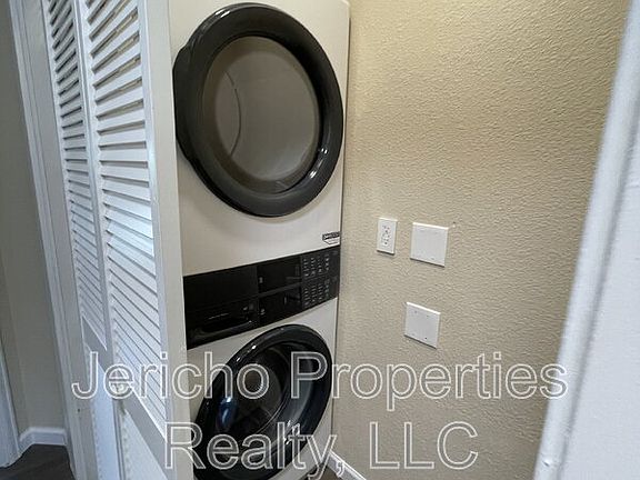 4th image of 11880 W Independence Ave