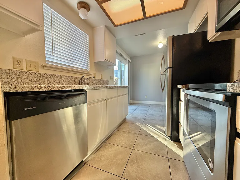 1488 Douglas Ave #C — Photo 9