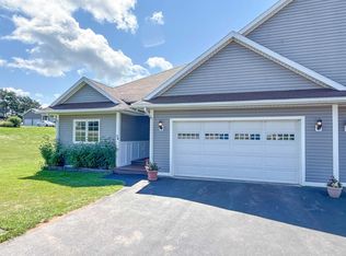 54 Ferry Rd, Cornwall, PE C0A1H4