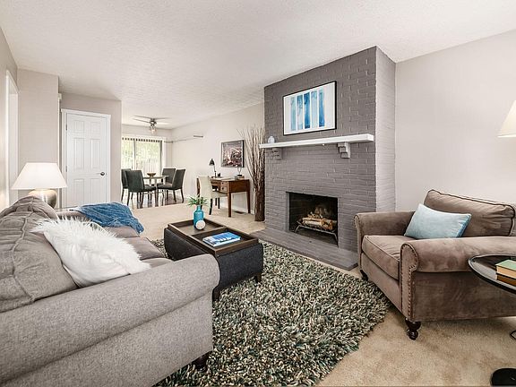 3rd image of 321 Saint Andrews Dr