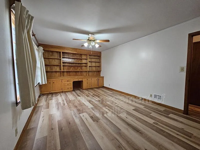 Building Photo - 400 Berea Dr