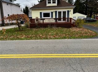2164 W Creek Rd, Burt, NY 14028