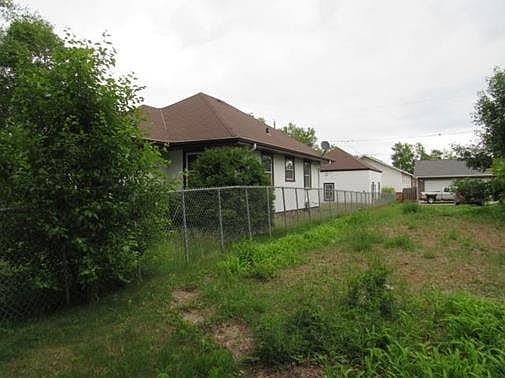 2nd image of 2202 3rd Ave W